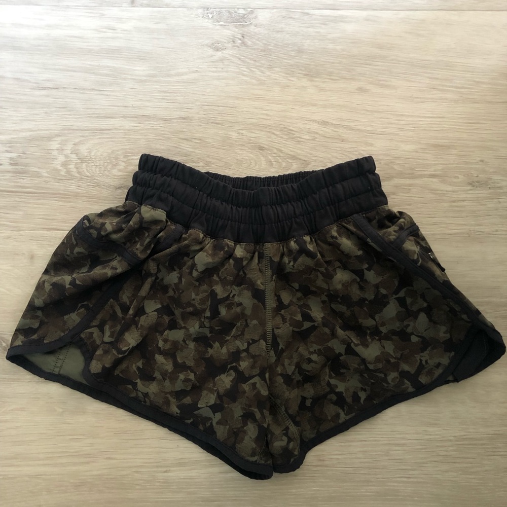 Lululemon Tracker Short V 4”